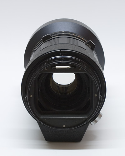 zadní část objektivu Sekor 250 mm f/5